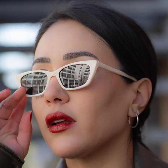 ✨Women\'s White Trendy Polarized Retro Cateye Shades with Protection Sunglasses main image 6
